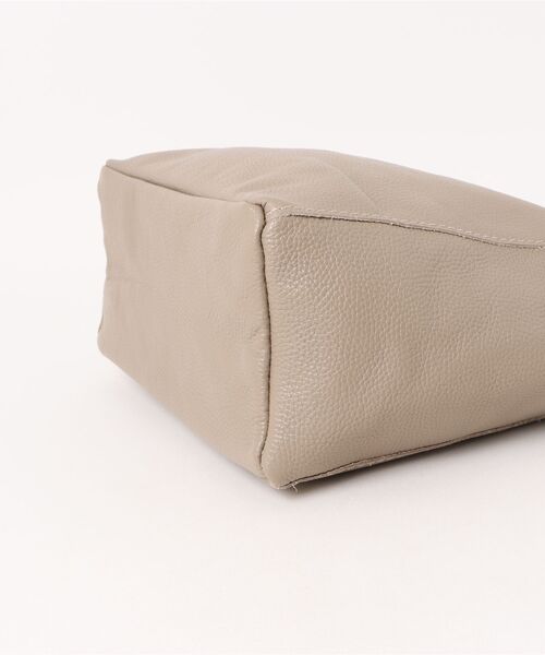 MARLON FIRENZE（マーロンフィレンツェ）の「【MARLON FIRENZE】イタリアンレザー A4トートバッグ（トートバッグ・レディース・グレイッシュベージュ/ブラック/シルバー・FREE）」の17枚目の写真