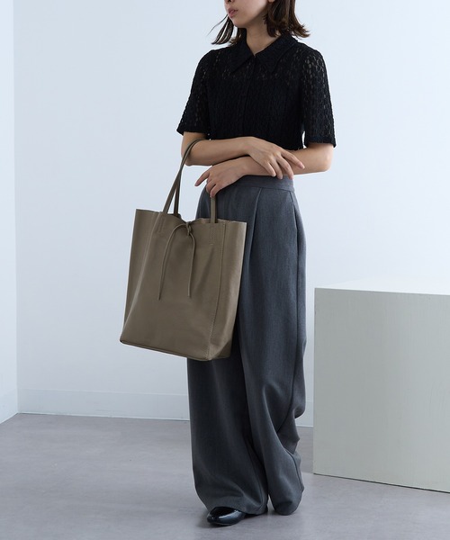 MARLON FIRENZE（マーロンフィレンツェ）の「【MARLON FIRENZE】イタリアンレザー A4トートバッグ（トートバッグ・レディース・グレイッシュベージュ/ブラック/シルバー・FREE）」の5枚目の写真