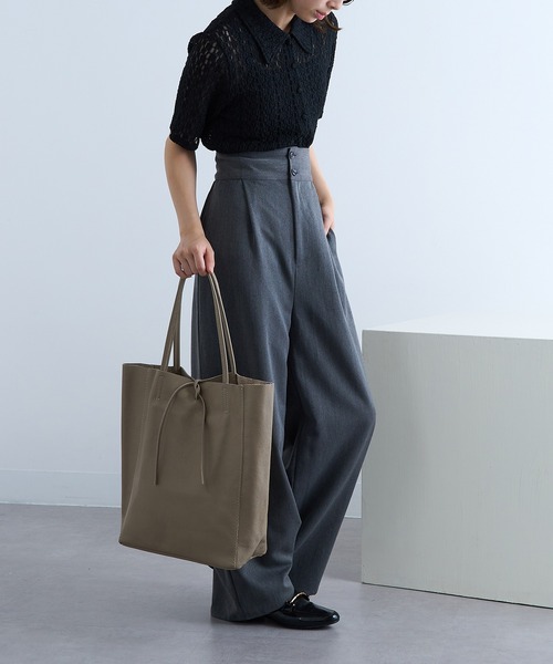 MARLON FIRENZE（マーロンフィレンツェ）の「【MARLON FIRENZE】イタリアンレザー A4トートバッグ（トートバッグ・レディース・グレイッシュベージュ/ブラック/シルバー・FREE）」の6枚目の写真