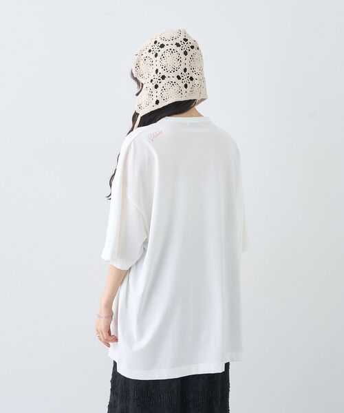 earth music&ecology(アースミュージックアンドエコロジー)の「アソートグラフィックルーズTee(Tシャツ/カットソー・レディース・ブラック/オフホワイト/クリーム・FREE)」の22枚目の写真
