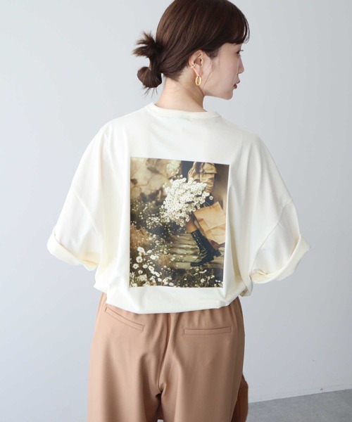 earth music&ecology(アースミュージックアンドエコロジー)の「アソートグラフィックルーズTee(Tシャツ/カットソー・レディース・ブラック/オフホワイト/クリーム・FREE)」の3枚目の写真