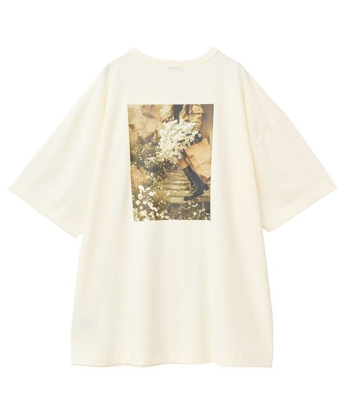 earth music&ecology(アースミュージックアンドエコロジー)の「アソートグラフィックルーズTee(Tシャツ/カットソー・レディース・ブラック/オフホワイト/クリーム・FREE)」の9枚目の写真