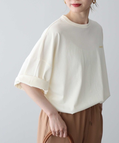 earth music&ecology(アースミュージックアンドエコロジー)の「アソートグラフィックルーズTee(Tシャツ/カットソー・レディース・ブラック/オフホワイト/クリーム・FREE)」の7枚目の写真