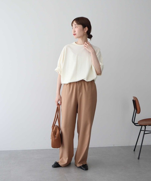 earth music&ecology(アースミュージックアンドエコロジー)の「アソートグラフィックルーズTee(Tシャツ/カットソー・レディース・ブラック/オフホワイト/クリーム・FREE)」の6枚目の写真
