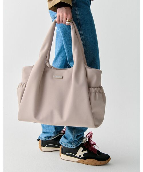 kate spade new york(ケイトスペード ニューヨーク)の「カーター ラージ ベビー バッグ(マザーズバッグ・レディース・グレー・ONESIZE)」の1枚目の写真