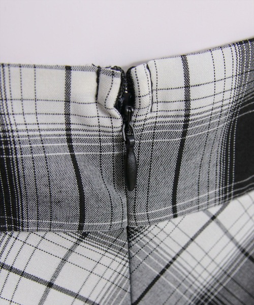 clear（クリア）の「チェック柄ティアードフリルミニワンピース［カジュアル ガーリー］≪SS新作≫（ワンピース・レディース・ボルドー/ブラック・F）」の12枚目の写真