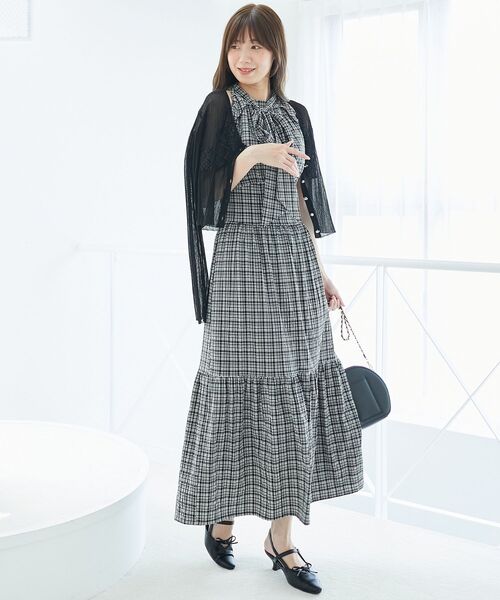 MAJESTIC LEGON(マジェスティックレゴン)の「キラキラボタンシアーカーディガン(カーディガン/ボレロ・レディース・ピンク/ブルー/オフホワイト/ネイビー/イエロー/ブラック・MEDIUM)」の9枚目の写真