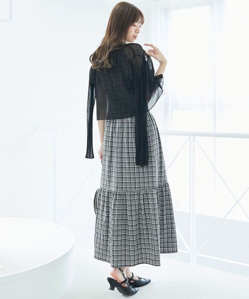 MAJESTIC LEGON(マジェスティックレゴン)の「キラキラボタンシアーカーディガン(カーディガン/ボレロ・レディース・ピンク/ブルー/オフホワイト/ネイビー/イエロー/ブラック・MEDIUM)」の10枚目の写真