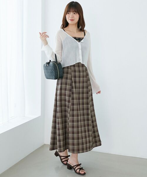 MAJESTIC LEGON（マジェスティックレゴン）の「キラキラボタンシアーカーディガン（カーディガン/ボレロ・レディース・ピンク/ブルー/オフホワイト/ネイビー/イエロー/ブラック・MEDIUM）」の16枚目の写真