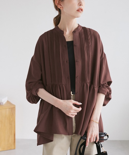 ROPE' PICNIC（ロペピクニック）の「【UVケア・防シワ】羽織れるピンタックデザインペプラムシャツ（シャツ/ブラウス・レディース・ダークブラウン/サックスブルー/クリーム/オフホワイト/ブラック・M/S）」の4枚目の写真