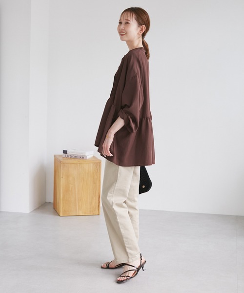 ROPE' PICNIC（ロペピクニック）の「【UVケア・防シワ】羽織れるピンタックデザインペプラムシャツ（シャツ/ブラウス・レディース・ダークブラウン/サックスブルー/クリーム/オフホワイト/ブラック・M/S）」の21枚目の写真
