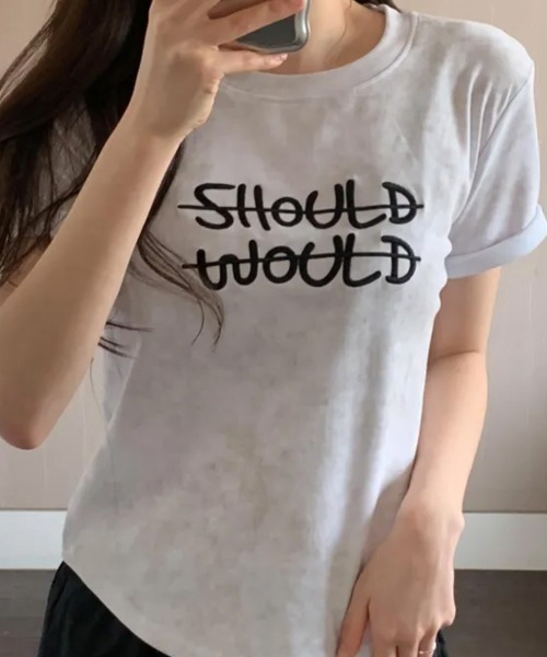 NANAHACHI(ナナハチ)の「ビンテージライク 英字刺繍入り 半袖Tシャツ(Tシャツ/カットソー・レディース・ホワイト/チャコールグレー/ブラック・FREE)」の7枚目の写真