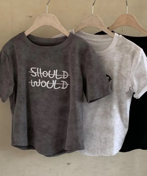 NANAHACHI(ナナハチ)の「ビンテージライク 英字刺繍入り 半袖Tシャツ(Tシャツ/カットソー・レディース・ホワイト/チャコールグレー/ブラック・FREE)」の15枚目の写真