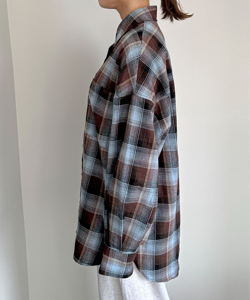 PILIT(ピリット)の「チェックBIGシャツ(シャツ/ブラウス・レディース・ブラウン/オフホワイト・MEDIUM)」の4枚目の写真
