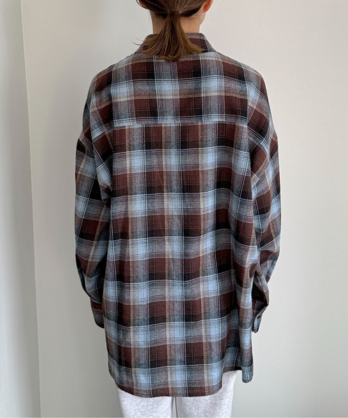 PILIT(ピリット)の「チェックBIGシャツ(シャツ/ブラウス・レディース・ブラウン/オフホワイト・MEDIUM)」の5枚目の写真