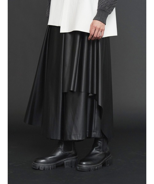 UN3D.（アンスリード）の「FAKE LEATHER ASYMME LAYERED PT / フェイクレザーアシメレイヤードパンツ（その他パンツ・レディース・シルバー/ブラック・38/36）」の4枚目の写真