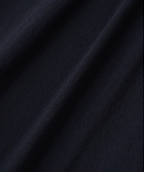 MHL.（エムエイチエル）の「PROOFED LIGHT NYLON TAFFETA（ブルゾン・メンズ・セージグリーン/ブラック/ネイビー・MEDIUM/LARGE）」の6枚目の写真