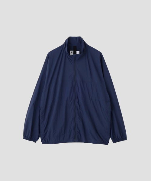 MHL.（エムエイチエル）の「PROOFED LIGHT NYLON TAFFETA（ブルゾン・メンズ・セージグリーン/ブラック/ネイビー・MEDIUM/LARGE）」の8枚目の写真