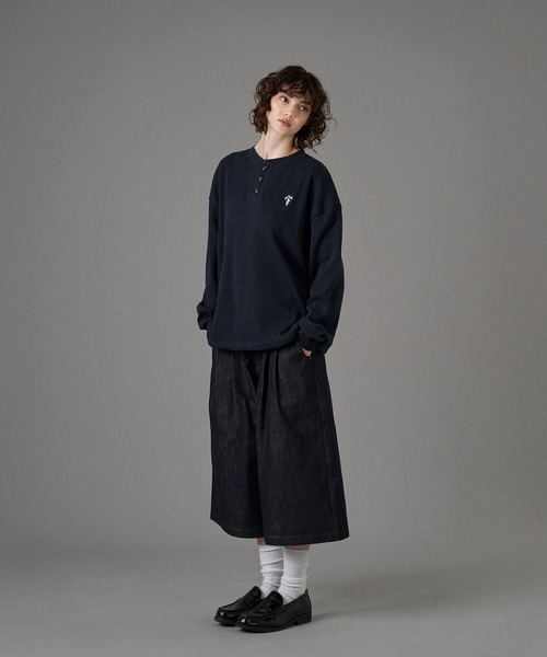 ONCILY(オンシェリー)の「LOGO HENRY NECK THERMAL LONG SLEEVE T-SHIRT /ロゴヘンリーネックサーマルロンT(Tシャツ/カットソー・メンズ・ネイビー/ブラック/グレー・SMALL/MEDIUM/LARGE)」の18枚目の写真
