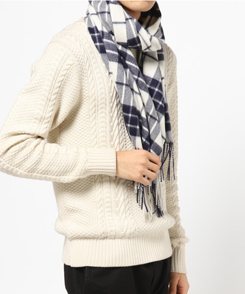 SHIPS(シップス)の「SD: 『カシミヤ』 ホワイト×ネイビー マフラー (大判)(マフラー・メンズ・ネイビー・ONE SIZE)」の4枚目の写真