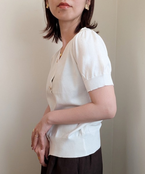 styiro(スタイロ)の「半袖サマーニットカーディガン レディース Vネック パフスリーブ きれいめ オフィスカジュアル(カーディガン/ボレロ・レディース・ホワイト/グリーン/ブラック・FREE)」の5枚目の写真