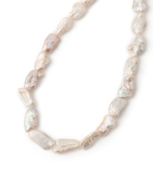 ADAM ET ROPE'(アダムエロペ)の「【EMOELLE】freshwater pearl choker(チョーカー・レディース・オフホワイト・FREE)」の8枚目の写真