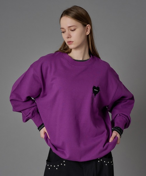 ONCILY（オンシェリー）の「26SS HEART LOGO DRAW CODE SWEAT / ハート