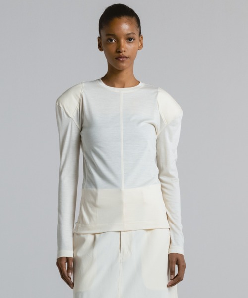CINOH(チノ)の「WOOL JERSEY SHOULDER PADDED T-SHIRT(Tシャツ/カットソー・レディース・ホワイト系その他/ブラック・38)」の8枚目の写真