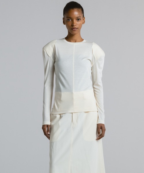 CINOH(チノ)の「WOOL JERSEY SHOULDER PADDED T-SHIRT(Tシャツ/カットソー・レディース・ホワイト系その他/ブラック・38)」の9枚目の写真