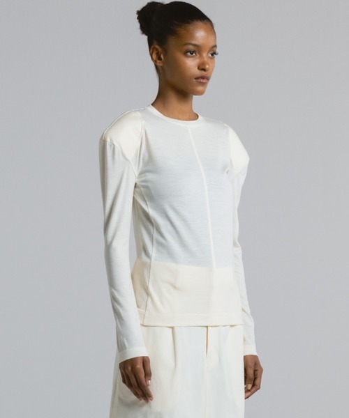CINOH(チノ)の「WOOL JERSEY SHOULDER PADDED T-SHIRT(Tシャツ/カットソー・レディース・ホワイト系その他/ブラック・38)」の10枚目の写真