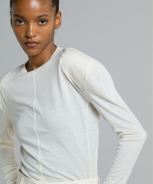 CINOH(チノ)の「WOOL JERSEY SHOULDER PADDED T-SHIRT(Tシャツ/カットソー・レディース・ホワイト系その他/ブラック・38)」の12枚目の写真