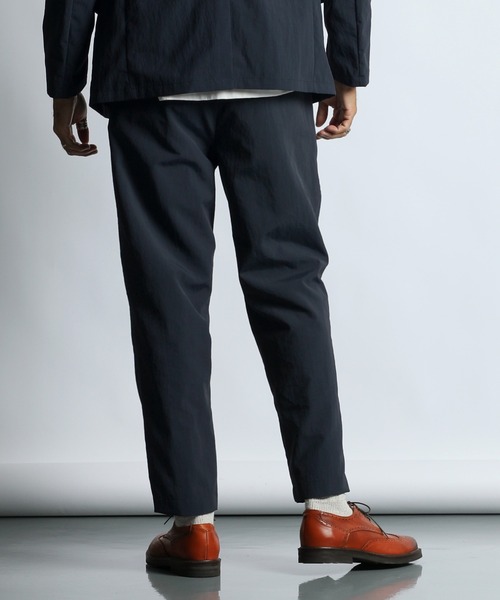The DUFFER of ST.GEORGE(ザダファーオブセントジョージ)の「WATER REPELLENT SET UP PANTS:ダントツ撥水 セットアップ テーパードパンツ(スラックス・メンズ・チャコールグレー/ネイビー・X-LARGE/LARGE/MEDIUM/SMALL)」の8枚目の写真