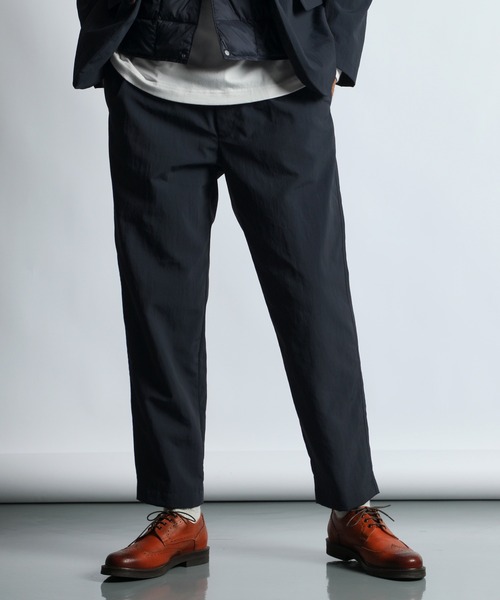 The DUFFER of ST.GEORGE(ザダファーオブセントジョージ)の「WATER REPELLENT SET UP PANTS:ダントツ撥水 セットアップ テーパードパンツ(スラックス・メンズ・チャコールグレー/ネイビー・X-LARGE/LARGE/MEDIUM/SMALL)」の5枚目の写真