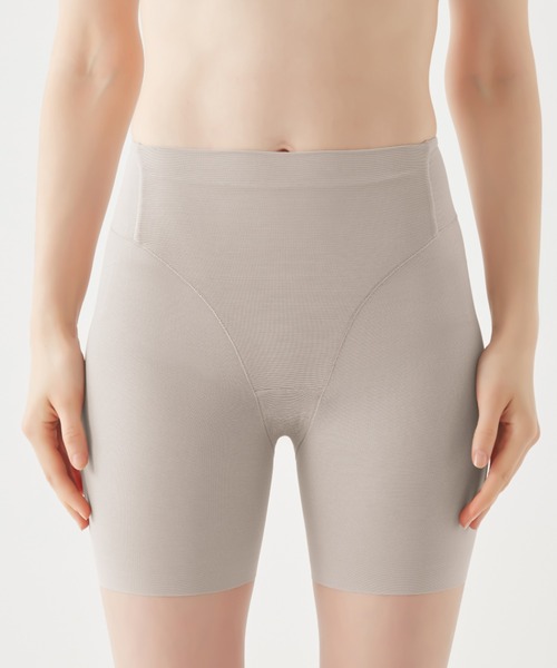 GUNZE（グンゼ）の「いいここち快適ショーツ スタイル改善計画 【ギュッと太もも】 2分丈ショーツ（ショーツ・レディース・ブラック/ワイン/シルバー系その他/ベージュ系その他・MEDIUM/LARGE/X-LARGE）」の5枚目の写真