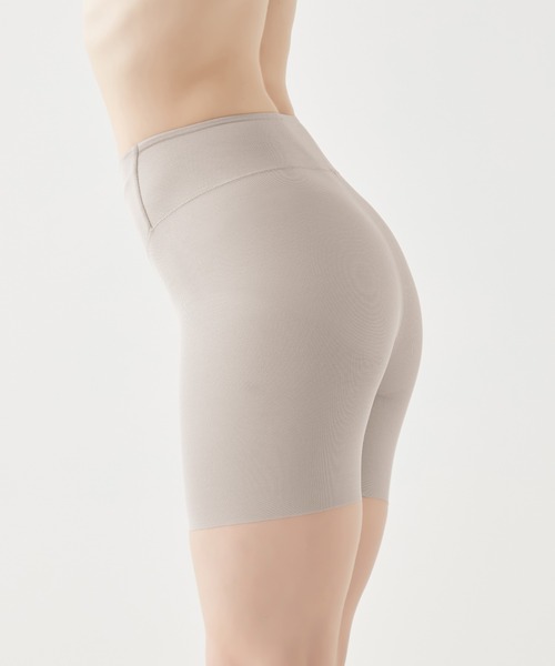 GUNZE（グンゼ）の「いいここち快適ショーツ スタイル改善計画 【ギュッと太もも】 2分丈ショーツ（ショーツ・レディース・ブラック/ワイン/シルバー系その他/ベージュ系その他・MEDIUM/LARGE/X-LARGE）」の6枚目の写真