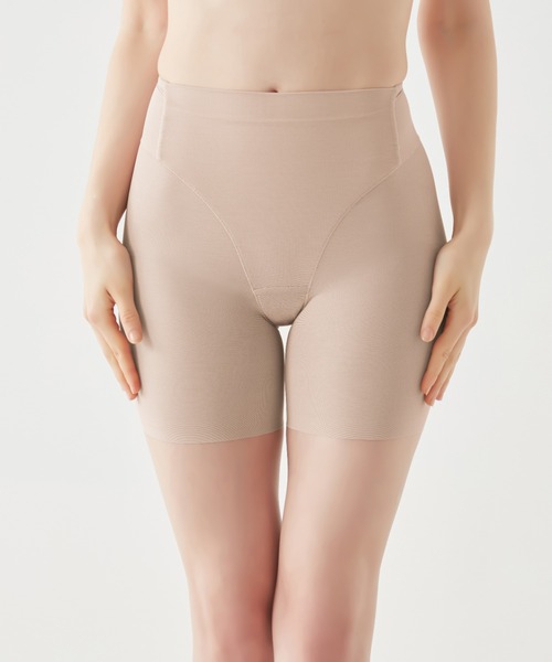 GUNZE（グンゼ）の「いいここち快適ショーツ スタイル改善計画 【ギュッと太もも】 2分丈ショーツ（ショーツ・レディース・ブラック/ワイン/シルバー系その他/ベージュ系その他・MEDIUM/LARGE/X-LARGE）」の17枚目の写真