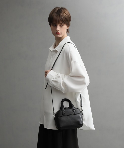 ブラックロゴ入りバック　ハンドバッグ　ショルダーバック かぶせポケット合皮ショルダーバッグ(FREE ブラック): Samantha