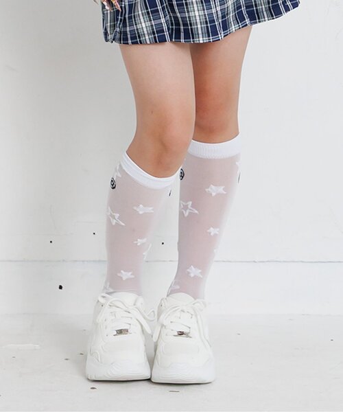 algy(アルジー)の「星総柄シアーハイソックス(ソックス/靴下・キッズ・オフホワイト/ブラック・24/21)」の1枚目の写真