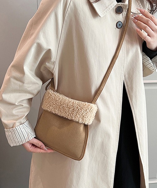 肩紐アジャスター調節可/マチあり/マグネット開閉】スウェード調×ボア