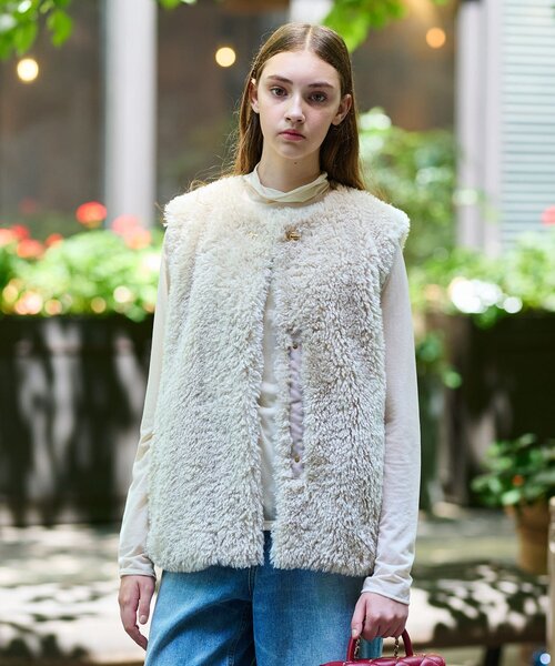 DRESSTERIOR(ドレステリア)の「【otonaMUSE 11月号掲載】エコファージレ(ノーカラーコート・レディース・チャコールグレー/ナチュラル・34/36/38)」の2枚目の写真