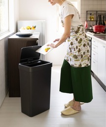 EKO（イーケーオー）の「EKO JAPAN ハナ センサービン ゴミ箱 / HANA SENSORBIN［50L］（ダストボックス）」