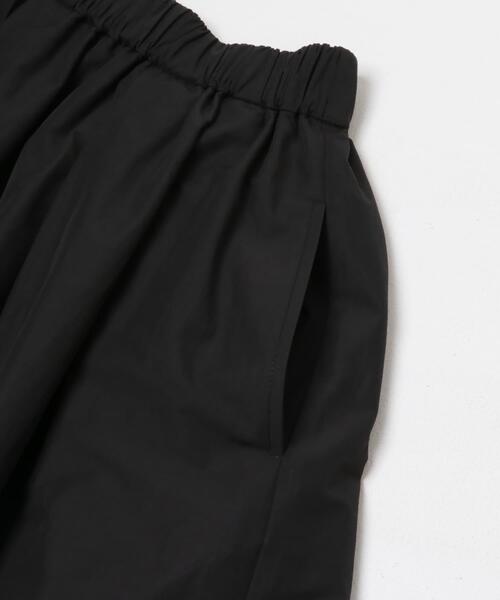 URBAN RESEARCH（アーバンリサーチ）の「ギャザーボリュームスカート（スカート・レディース・アイボリー/ブラック・FREE）」の4枚目の写真