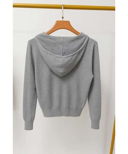 I.O.E(アイオイ)の「一体型レイヤードフードニット(Tシャツ/カットソー・レディース・グレー/ワイン/ブラック/ネイビー/ベージュ・FREE)」の11枚目の写真