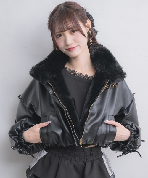 couture BY ROJITA(クチュールバイロジータ)の「2WAYカラーフェイクレザーブルゾン(ブルゾン・レディース・ブラック/マルチ/ブラウン・FREE)」の2枚目の写真