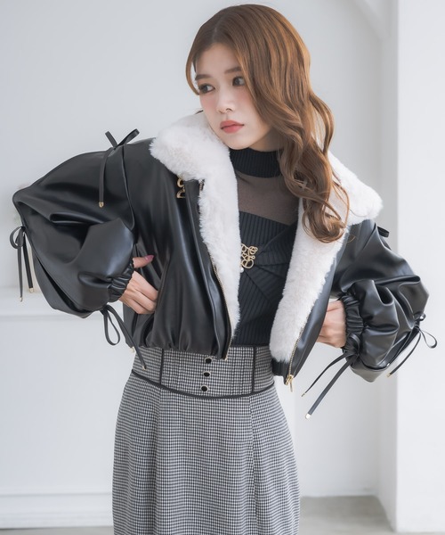 couture BY ROJITA(クチュールバイロジータ)の「2WAYカラーフェイクレザーブルゾン(ブルゾン・レディース・ブラック/マルチ/ブラウン・FREE)」の4枚目の写真