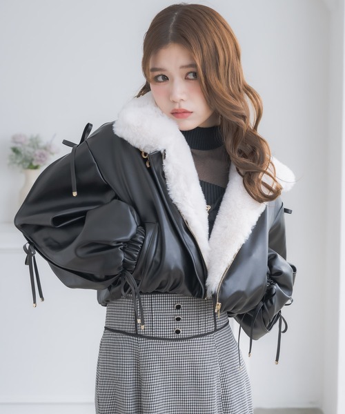 couture BY ROJITA(クチュールバイロジータ)の「2WAYカラーフェイクレザーブルゾン(ブルゾン・レディース・ブラック/マルチ/ブラウン・FREE)」の5枚目の写真