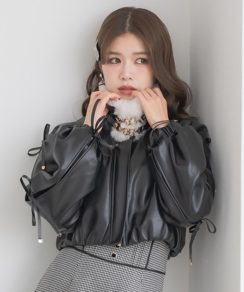 couture BY ROJITA(クチュールバイロジータ)の「2WAYカラーフェイクレザーブルゾン(ブルゾン・レディース・ブラック/マルチ/ブラウン・FREE)」の9枚目の写真