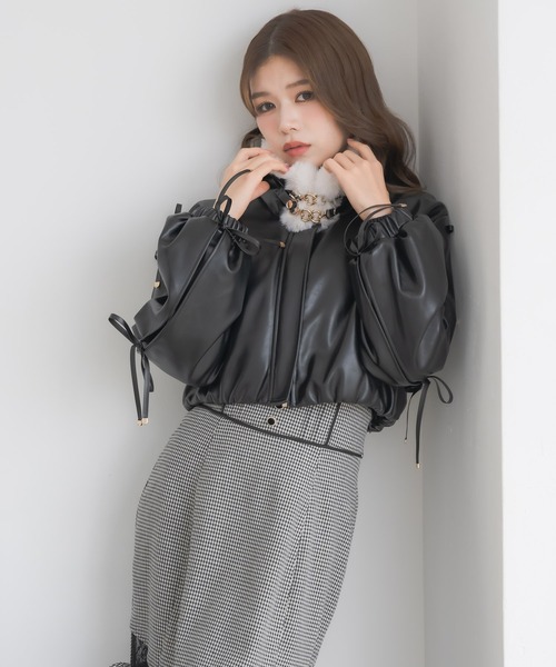 couture BY ROJITA(クチュールバイロジータ)の「2WAYカラーフェイクレザーブルゾン(ブルゾン・レディース・ブラック/マルチ/ブラウン・FREE)」の12枚目の写真