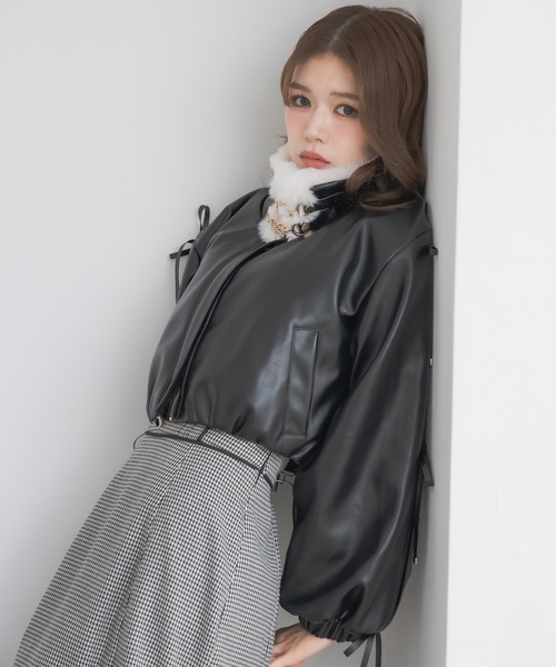 couture BY ROJITA(クチュールバイロジータ)の「2WAYカラーフェイクレザーブルゾン(ブルゾン・レディース・ブラック/マルチ/ブラウン・FREE)」の13枚目の写真