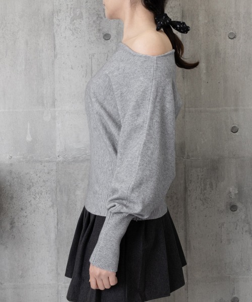 Miniministore(ミニミニストア)の「ボートネックニットトップスオフショルダー(ニット/セーター・レディース・アイボリー/ブラック/グレー/ベージュ/ブラウン/ピンク/ワインレッド・FREE)」の11枚目の写真